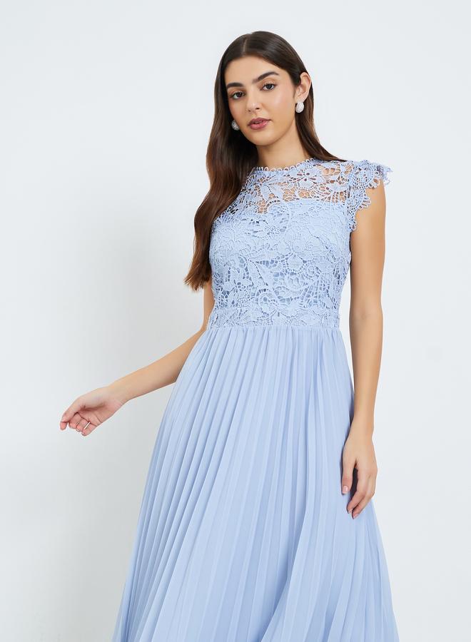 Styli Women Blue Lace Sleeveless Pleated Midi Dress - Image 2